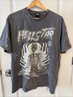 Hellstar Graphic Tee in Charcoal Gray size Large
